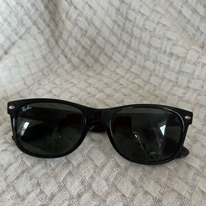 Ray-Ban Black wayfarer Sunglasses